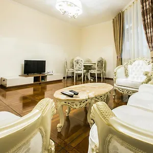 سويت هوم في آي بي 5 أت فريدوم سكوير تبليسي